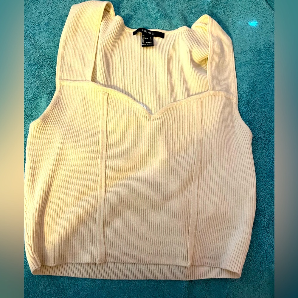 The cutest heart lined top from forever 21, never worn!